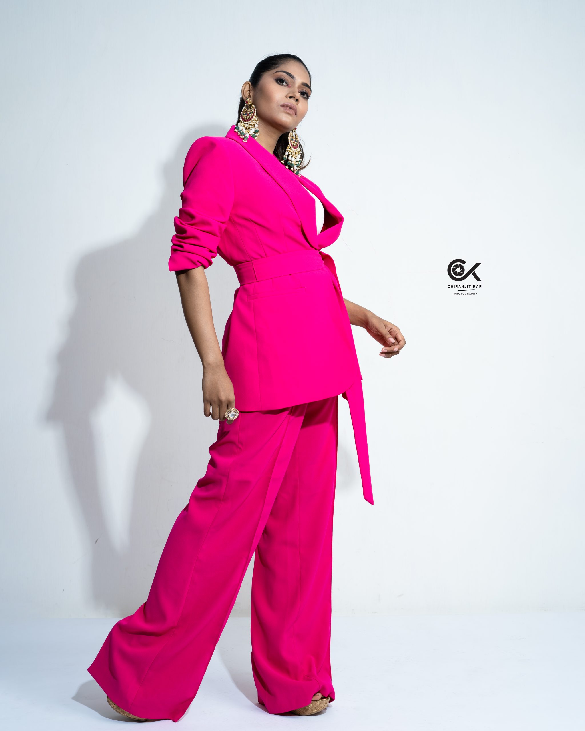 VELVET SILHOUETTE - High Fashion Studio Poise